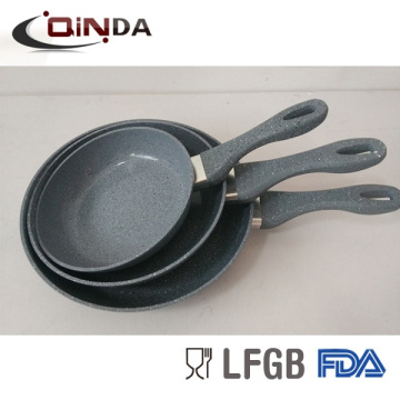 conjunto de utensilios de cocina de mármol de piedra viva